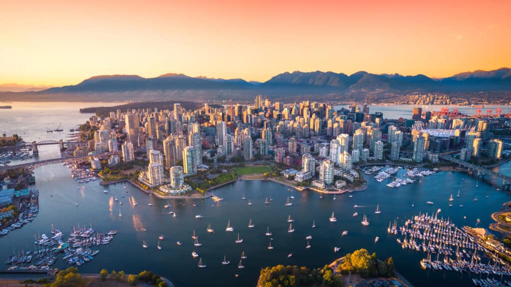 centro de Vancouver Canada ao por do sol