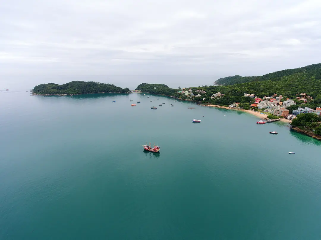 Praia de Bombinhas, Bombinhas